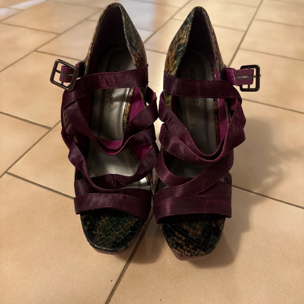 Elegant Women's Strappy Heels
